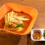 Rufusスタイル☆スーパーティンガイ☆鶏の手もみじの トムヤムスープ♪