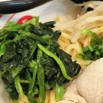 蒙古タンメン中本 - トッピングほうれん草