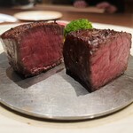 257812274 - 絶品” 窯焼きステーキ” 2種食べ比べ　フィレ　ランプ