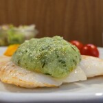 キッチン ブルー グローブ - 横から、茎わさびと野沢菜の蕪のソースは山盛り！？