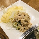 川越食堂 - ♪お通しかと思いきやツナサラダ！