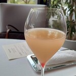 フィリップ・ミル 東京 - シャンパーニュカクテル桃