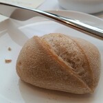 フィリップ・ミル 東京 - パン2