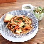5デイズコーヒー - ベーコンモッツァレラのトマトソースパスタ、サラダ、スープ