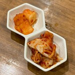 炭火焼肉ホルモンさわいし - キムチ・カクテキ