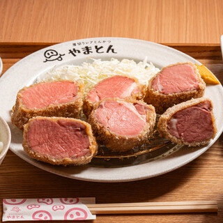 定食のご紹介♪【厚切りヒレかつ定食】