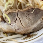 ラーメン もっけだの - 『油そばニンニク野菜マシマシガリマヨなし』の豚