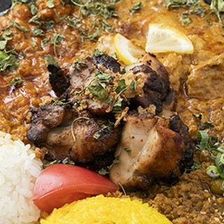 独自スパイスが決め手◎カオスキーマ&甘辛スパイシーチキン