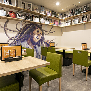 全21席のオシャレな店内で、ゆったりとしたひとときを♪