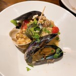 ダ マッサ - フレーゴラ　貝類とミニトマト　1800円