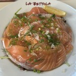 ラ・ベットラ・ダ・オチアイ - ノルウェーサーモンのマリネ