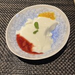 私房菜 すみよし - デザートの杏仁豆腐