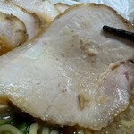 ラーメンみなみ - モモ肉チャーシュー
