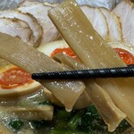 ラーメンみなみ - メンマ