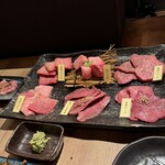 炭焼喰人 - 左上半分は〝脂〟強し｡（ほとんど脂ってのもあったなぁ）