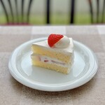 カフェ アルカンシェル - 苺のショートケーキ