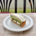 カフェ アルカンシェル - 抹茶タルト＠底はシュクレ 抹茶チョコ、生クリーム、黒豆、抹茶ジェノワーズ、抹茶クリーム、生クリーム。6層の凝った構成