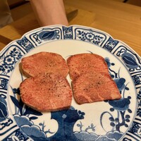 肉亭ふたご iki 本郷三丁目店 - 厚切りタン塩　上タン塩