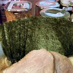 横濱ラーメン あさが家 - 海苔増しは5枚150円。