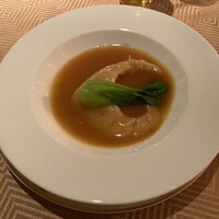 全聚徳 新宿店 - フカヒレの姿醤油煮込み