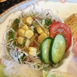 珈琲屋らんぷ - D:サンドウィッチセット、サラダ