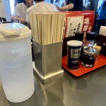 香華飯店 - テーブル調味料