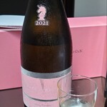 日本料理 TOBIUME - お酒③新政 見えざるピンクのユニコーン2021(秋田)
      米品種:秋田県産改良信交100%、精米歩合:35%