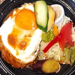 Cafe桑の実 - 料理写真:ロコモコ サラダ付き500円