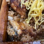 柳川屋 - うなぎはご飯の間にも^^