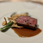 THE HIRAMATSU HOTELS&RESORTS 仙石原 - 相州牛ロース肉のロースト ジロール茸とつるむらさきのフリカッセ　マルサラソース