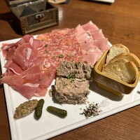 パージナ イタリアン ファイアワークス プラス カフェ ～薪焼きイタリアンとワイン～ - シャルキュトリー盛り合わせ