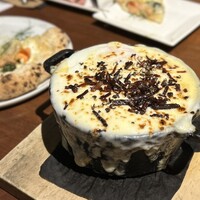パージナ イタリアン ファイアワークス プラス カフェ ～薪焼きイタリアンとワイン～ - 名物！窯焼きパスタ カルボナーラボルケーノ 
