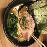 家系ラーメン 傳助 - 
