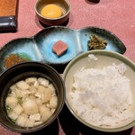 食堂 ぎんみ - ごはんのお供（めんたい、いくら、高菜）、佐賀県唐津七山卵
      お味噌汁（しじみと揚げ）