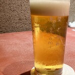食堂 ぎんみ - 生ビール（サントリープレミアムモルツ）はお店オリジナルグラスで。