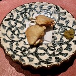 食堂 ぎんみ - 揚げ物（博多地鶏手羽先一夜干しの唐揚げ）　ぎんみ名物の逸品。