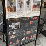 CACAO SAMPAKA - 店舗前メニュー（パフェ・スイーツ）