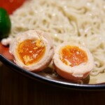らぁめん鴇 - 特製トッピングの味玉