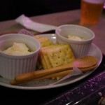 FURACHI - ●チーズと蜂蜜のクラッカー