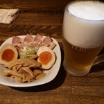 燦燦斗 - 燦点盛りと生ビール。夏はたまりません