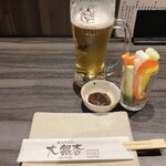 大銀杏 - お通しは野菜スティックを名古屋らしくお味噌で頂きます