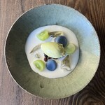 タイ料理 みもっと - ブアローイサムシーを元にしたデザート