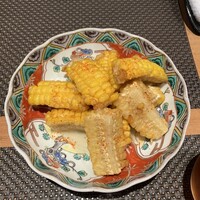 お料理 とみやま - とうもろこしの素揚げ　バター醤油