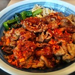 焼きたてのかるび - カルビ丼に七味