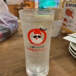 小樽ザンギとサケ 半身揚げのジョニー - 生レモンサワー(390円)