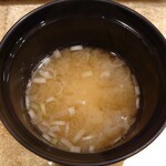寿司赤酢・望月 - 味噌汁