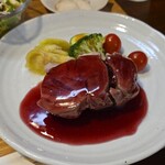 キッチン ブルー グローブ - 三元豚肩ロースポシェのアップ