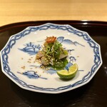 眞善美 - 宮崎　白甘鯛の昆布締め　煎りたての胡麻　椒麻ソース　九条葱