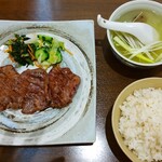牛たん　ほづみ - テールスープの大きさ伝わるだろうか