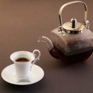 ソースのベースとなるトリプルコンソメ